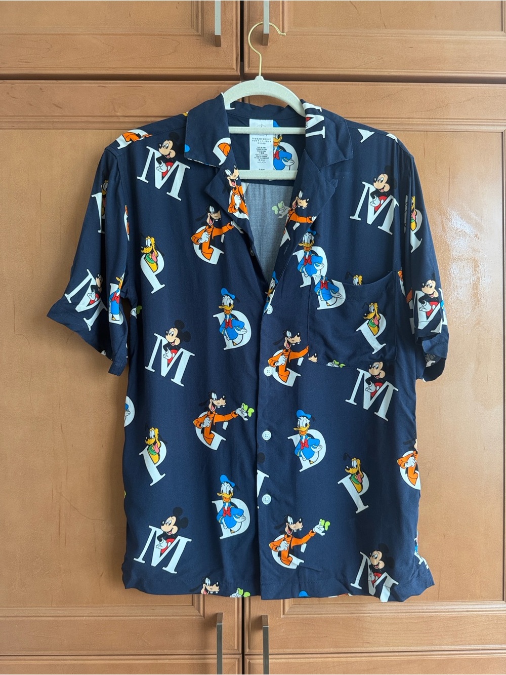 Disney Parks men’s button up short sleeve